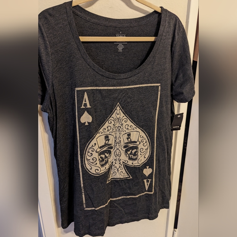 Women's Torrid Ace Skull T-shirt Size 2
